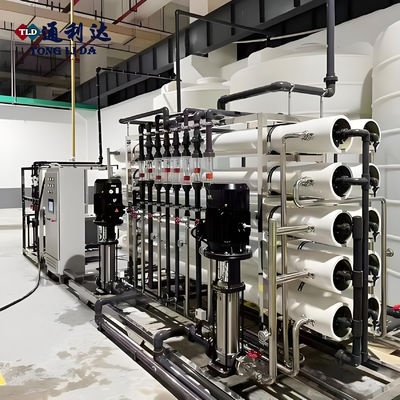 2500-3000L/H Water Filtration RO Membrane Filtration For Pharmaceuticals 2.9m*1m*2m